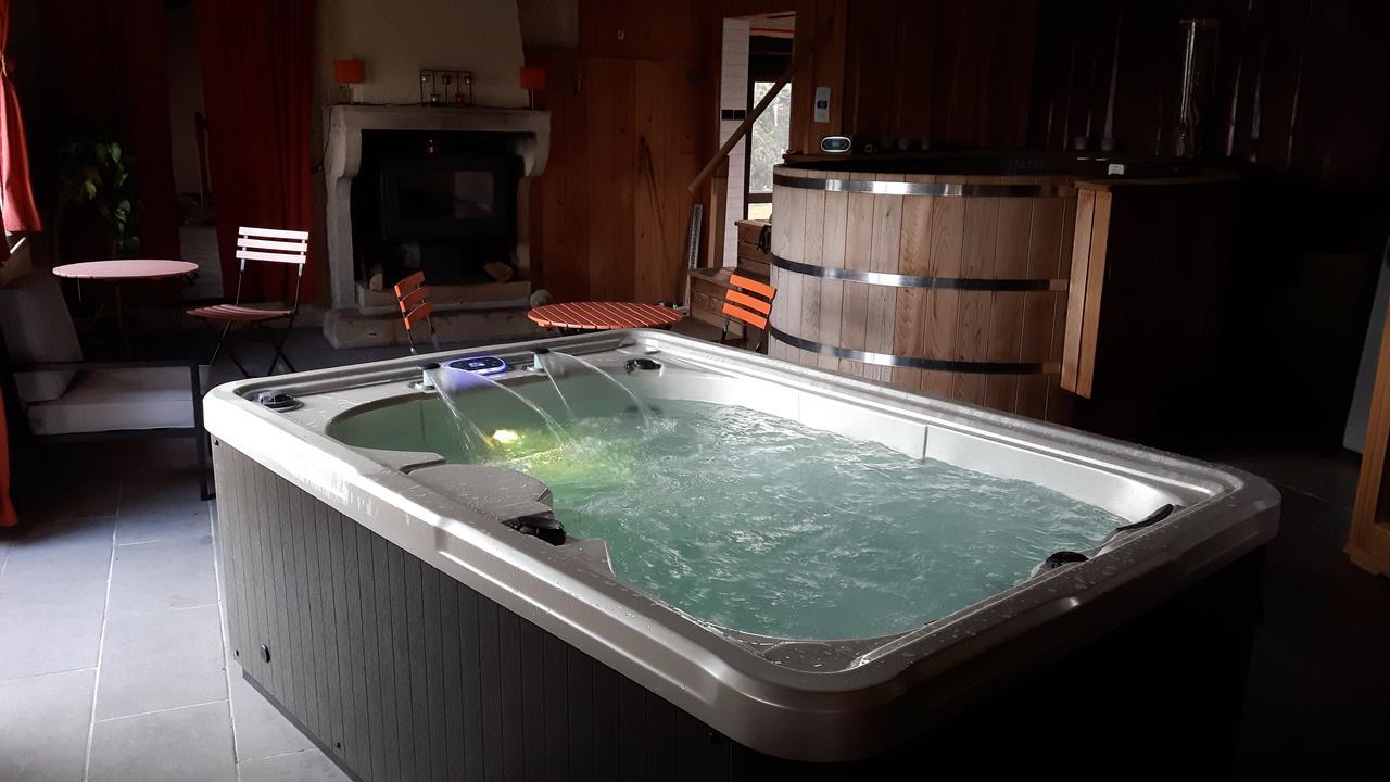 Spa Du Hameau De Bonnevay Marchampt ภายนอก รูปภาพ